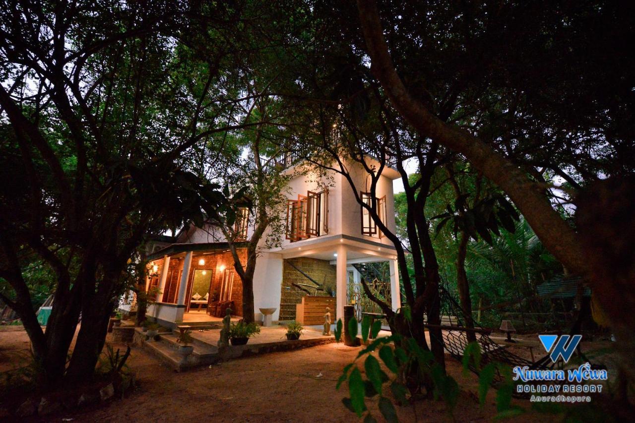Nuwara Wewa Holiday Resort Anuradhapura Exterior photo