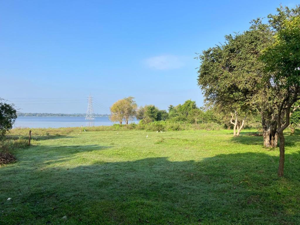Nuwara Wewa Holiday Resort Anuradhapura Exterior photo